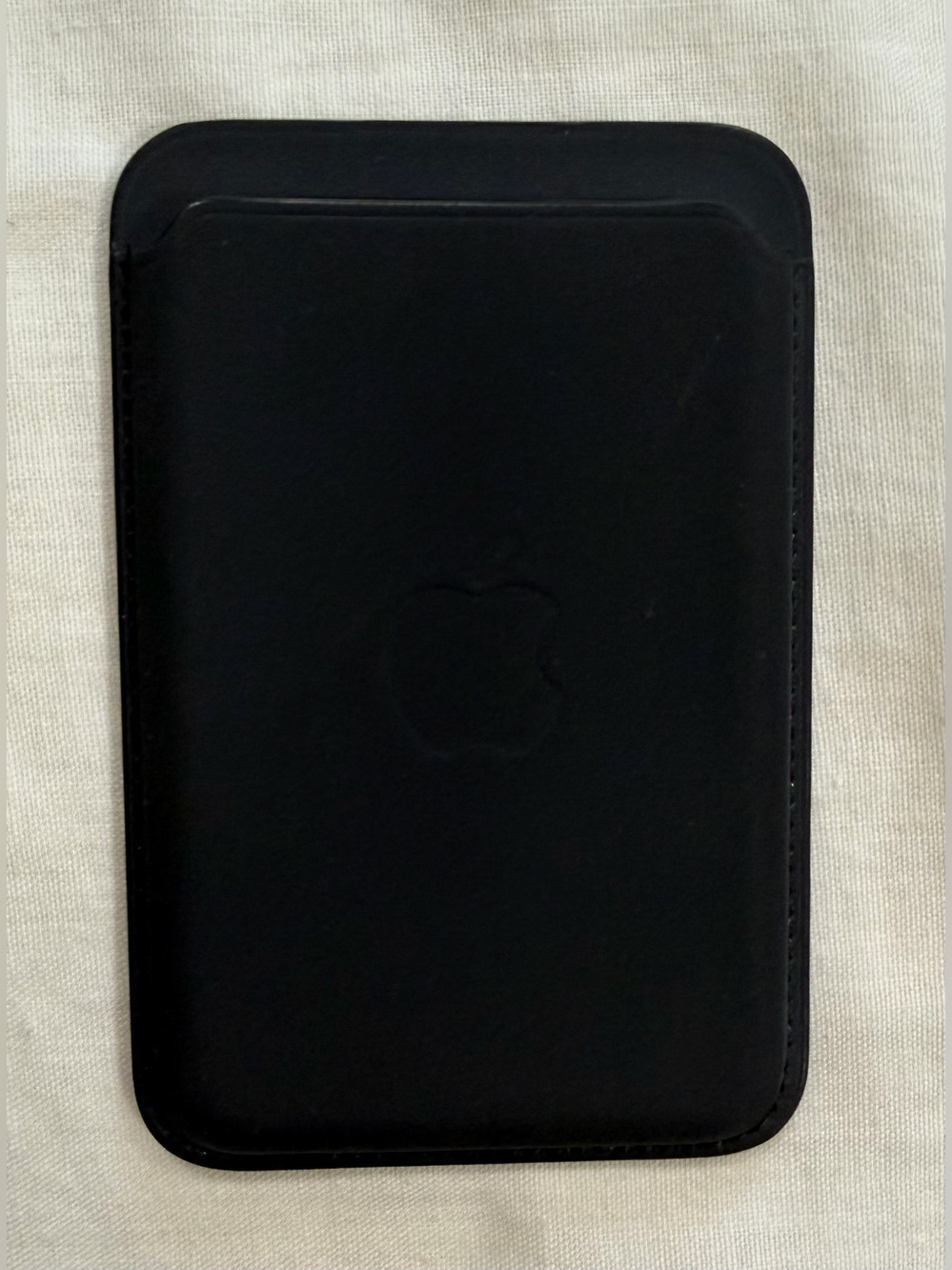 Apple iPhone FineWoven Wallet with MagSafe – Black